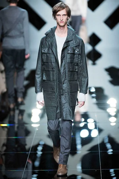 Look 8
